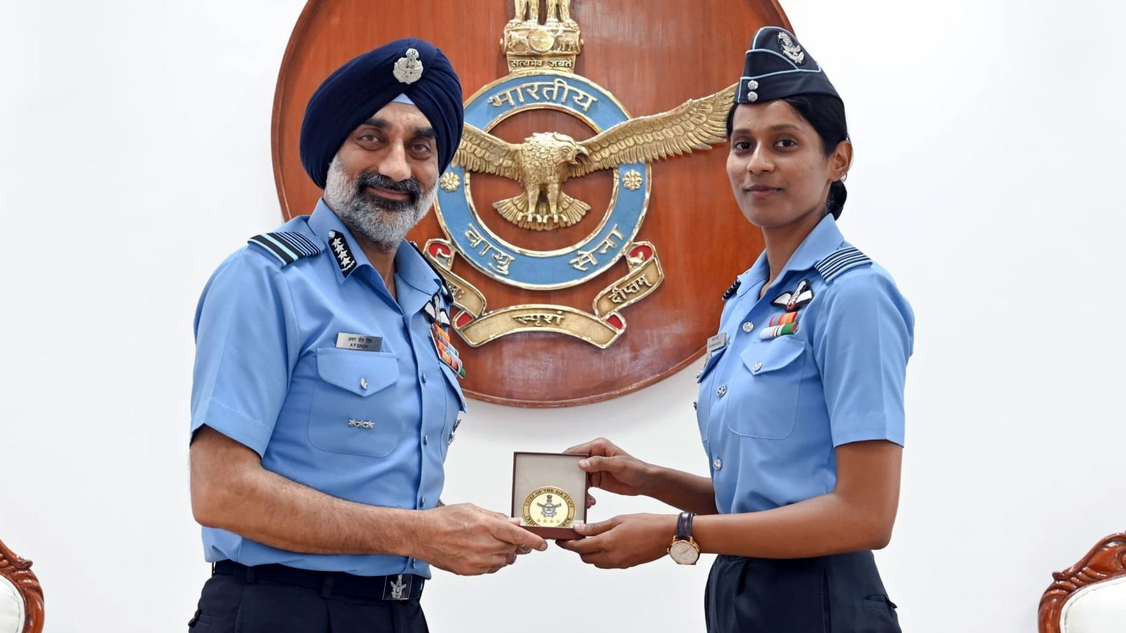 Bihars Bhawana Kanth Becomes Indias First Woman Top Gun 