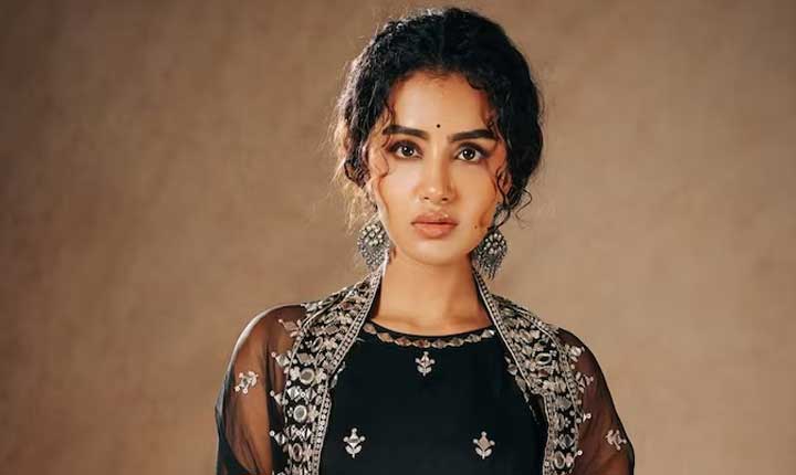 Suffered Hell For Two Years Anupama Parameswaran Makes Emotional Comments On Toxic Relationship 