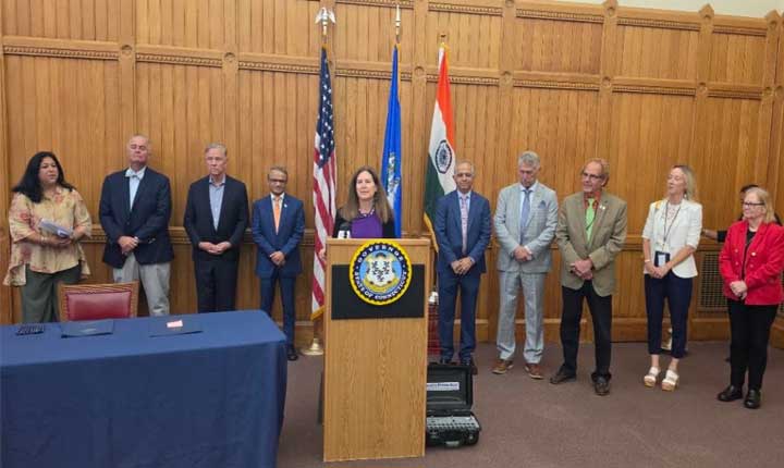Connecticut And India Forge A New Partnership Governor Lamont Signs Connecticut India Trade Commission Bill 