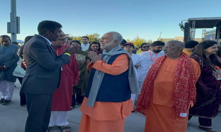Consul General Shri Satish Sivan Attends 75th Amrit Mahotsav Of Chinmaya Mission In San Jose 