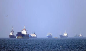 US Navy SEALs Secretly Cleared Sea Mines in Strait of Hormuz Over Four-Month Operation