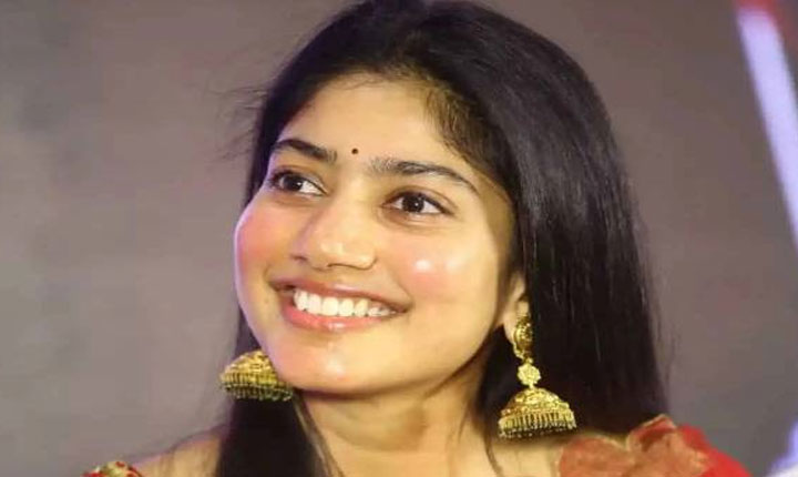 Sai Pallavis Tollywood Absence Story Selection Or Shift To Pan India Projects 
